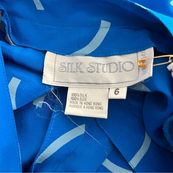 Vintage Blue Patterned Silk Long Sleeve Dress - Picture 4 of 4